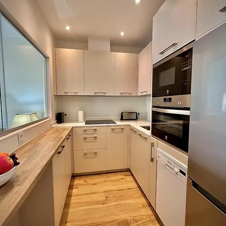 Downtown 45 With Pool By Homing Apartment *