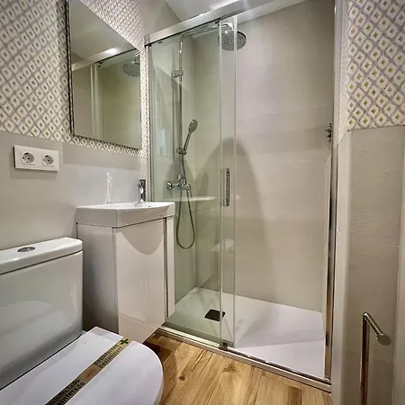 Downtown 45 With Pool By Homing Apartment