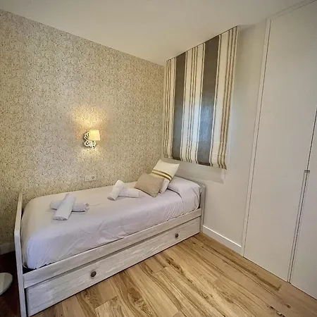Downtown 45 With Pool By Homing Apartment